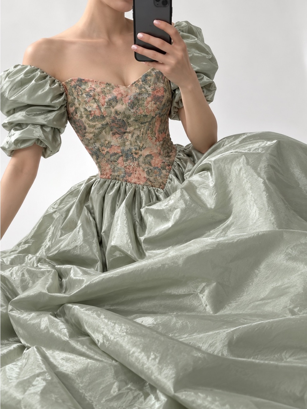 Rare Vtg House of Bianchi
Statement Dress Floral Brocade
Puff Sleeves Sage Green